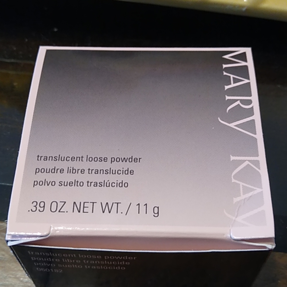 Mary Kay translucent loose powder